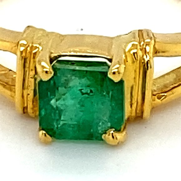 Emerald 1.05ct Solid 18K Yellow Gold Ring - Picture 6 of 6
